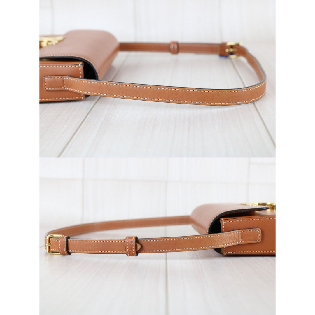Very Good ( Rank A)｜CELINE Calf Leather Triomphe Caramel Shoulder Bag Golden Hardware｜S25112908