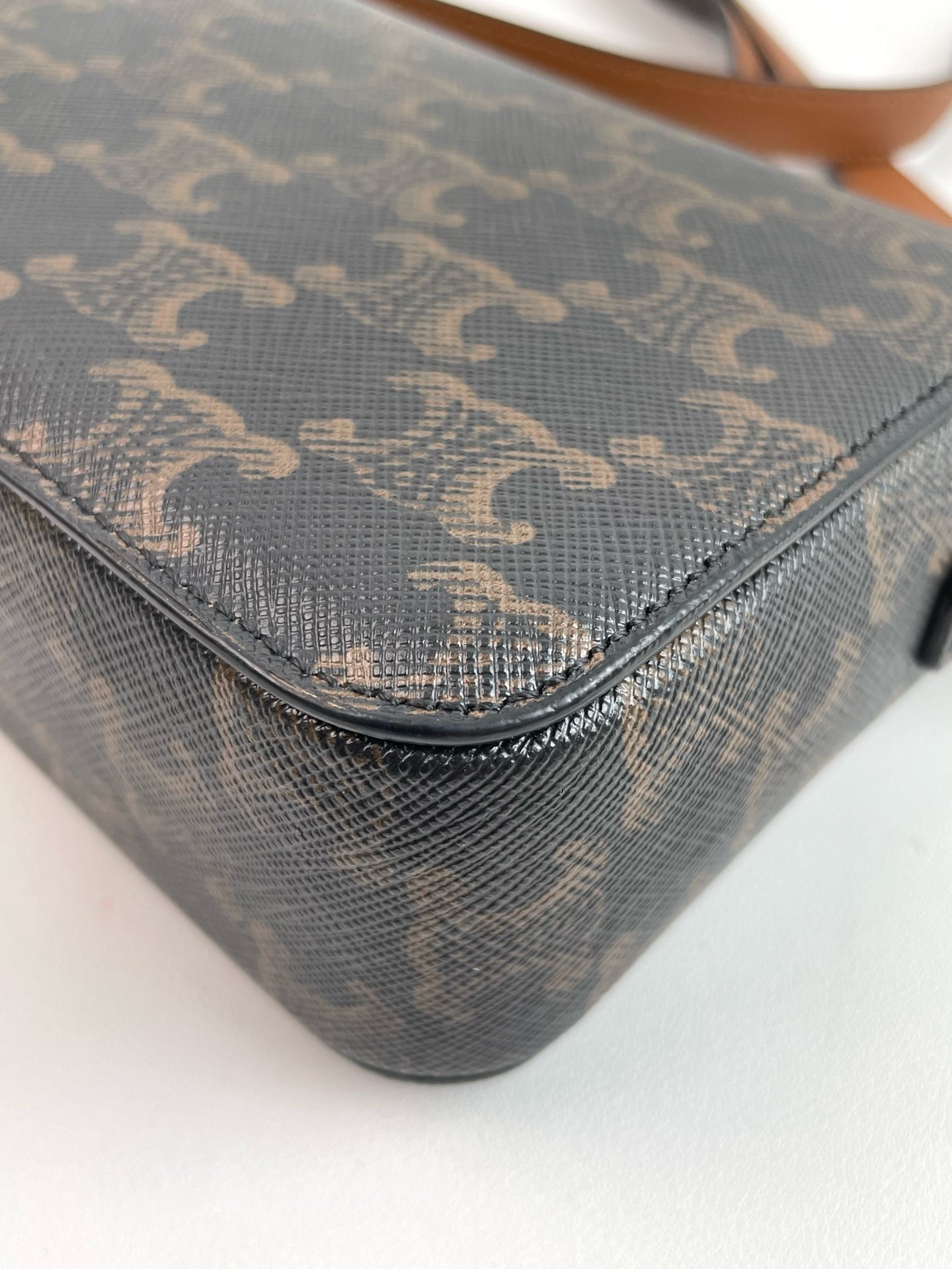 Second installment 2/3｜ Very Good ( Rank A) ｜CELINE Macadam Triomphe Shoulder Bag Golden Hardware