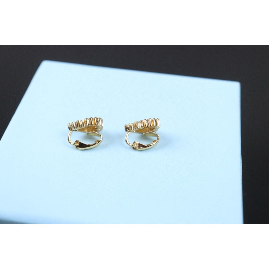 Very Good ( Rank A)｜ Dior CD Earring Gold Plated｜24072509