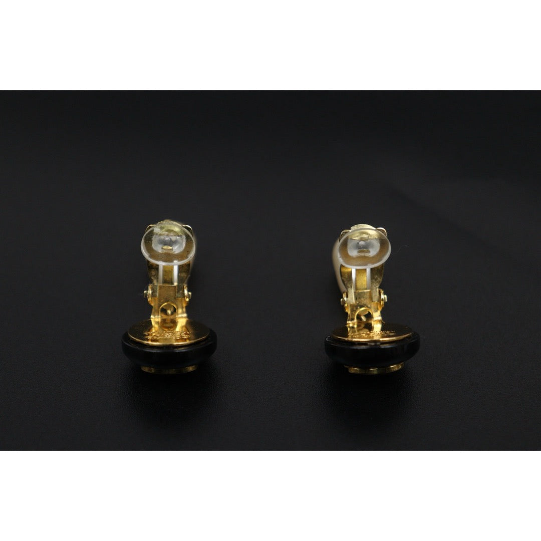 Very Good ( Rank A) ｜CHANEL 95P COCO Mark  Water Drop Pearl Earrings Made In 1995Year｜25122305