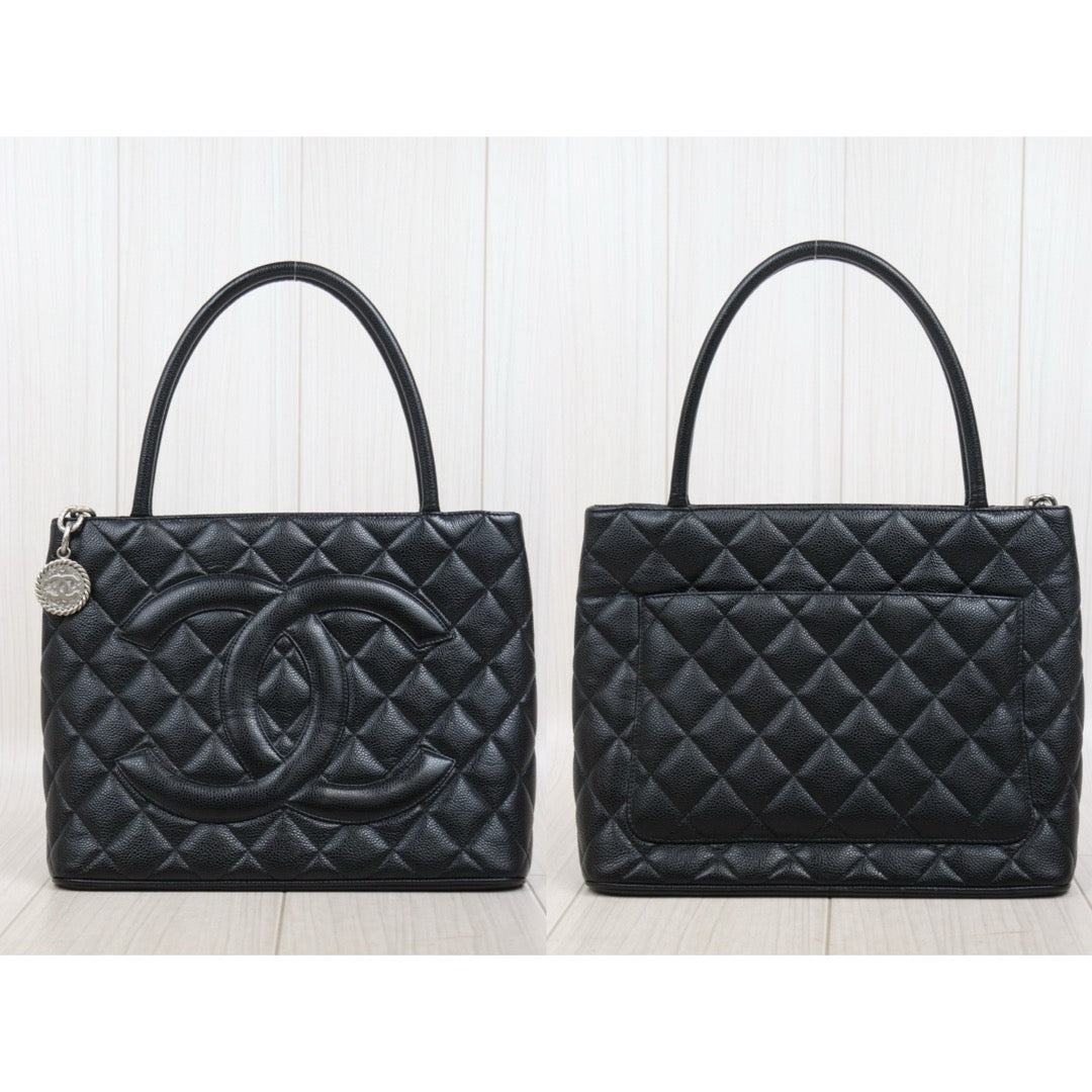 Very Good ( Rank A)｜ CHANEL Caviar Skin Calf Leather Tote Bag Black Made In 2002～2003Year｜S25110426