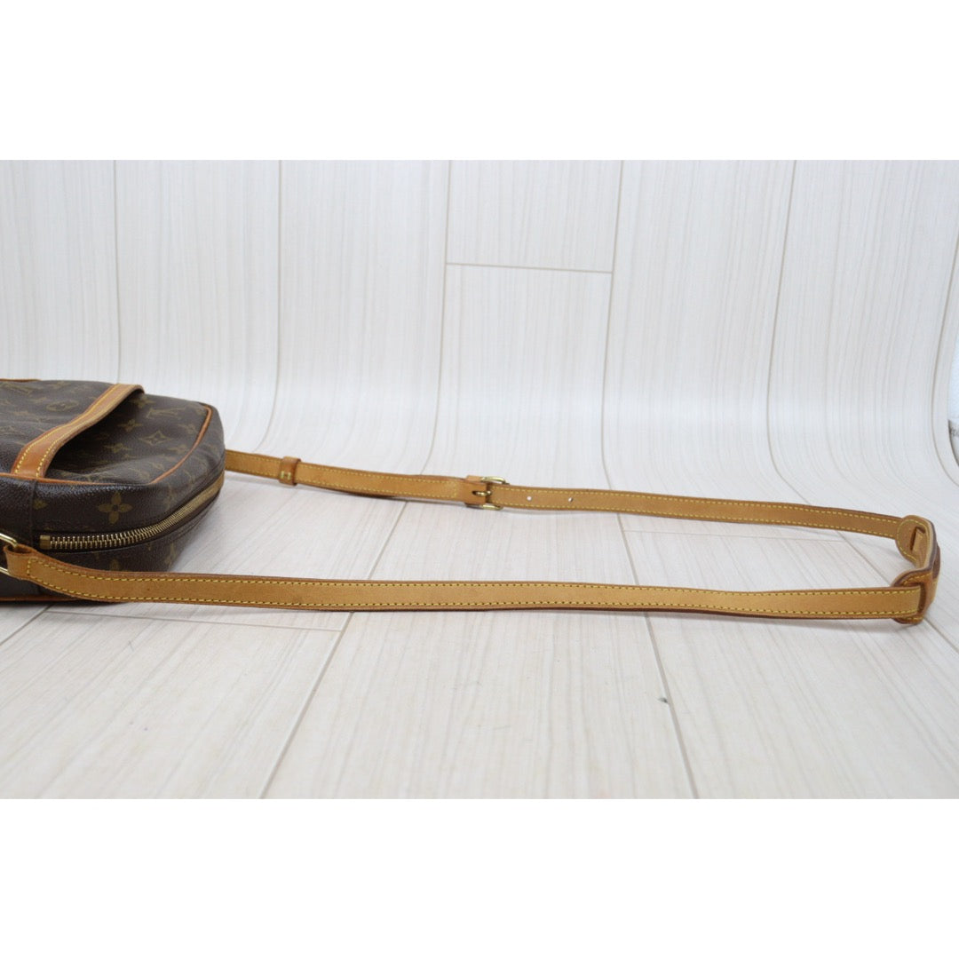 Fair ( Rank B)｜LV Monogram Trocadero 27 Shoulder Bag｜26012004