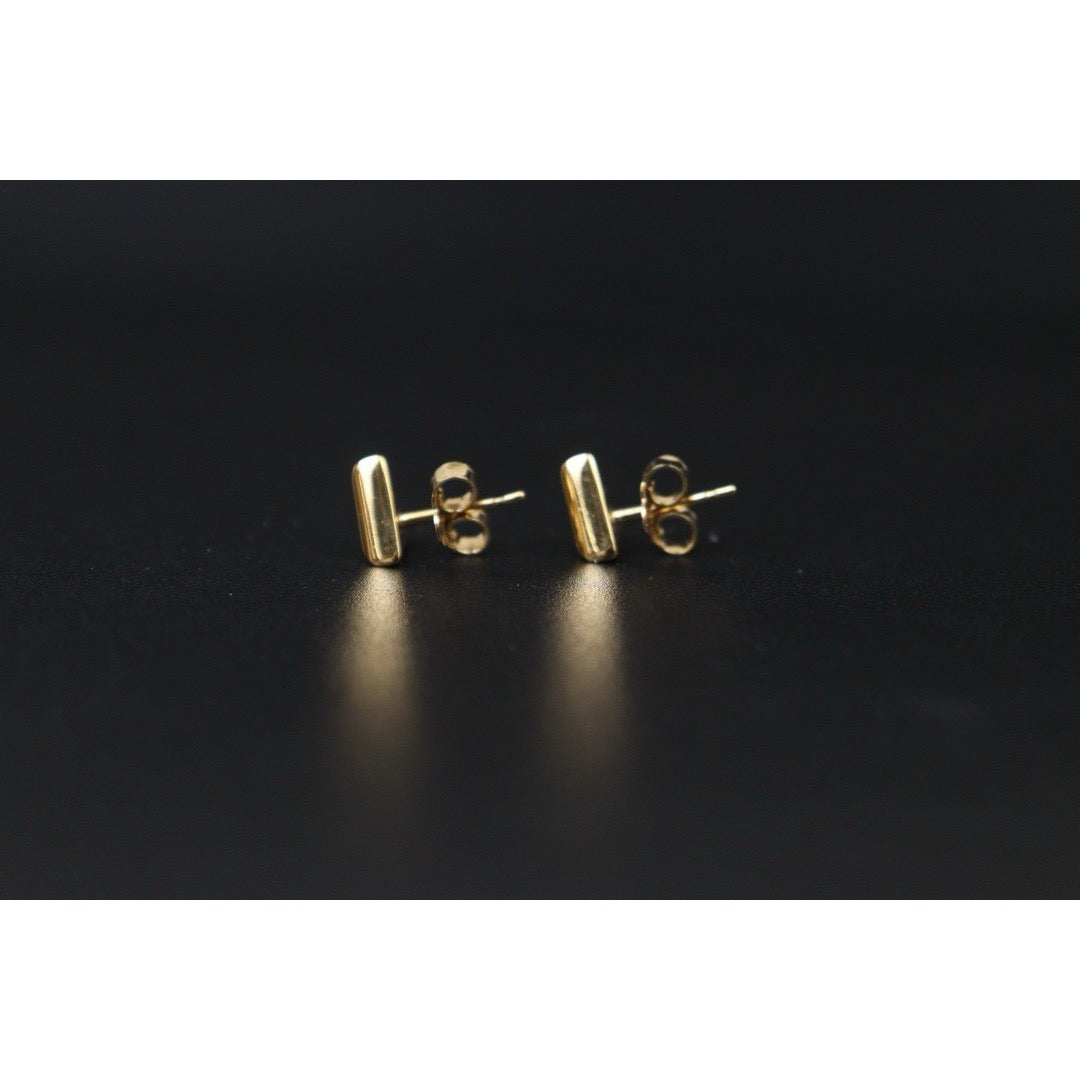 Excellent（Rank SA）｜ LV Essential V Earrings ｜24090906