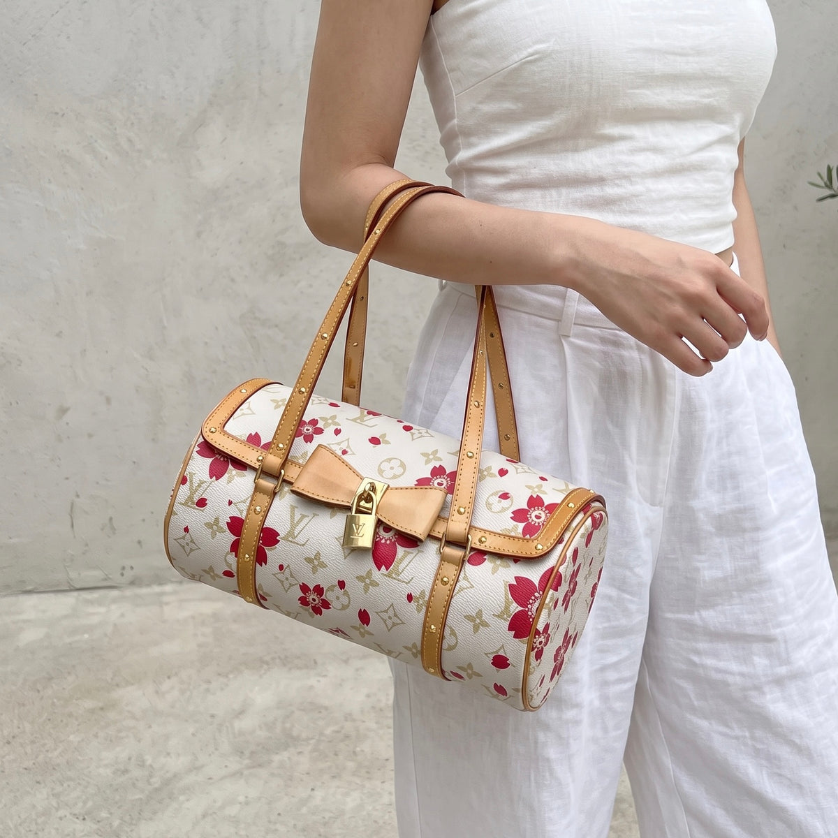First installment 1/3｜ Include Entrupy Certificate of Authenticity｜Good ( Rank AB)｜Louis Vuitton Takashi Murakam Monogram Cherry Blossom Papillon Hand Bag｜Z26091507