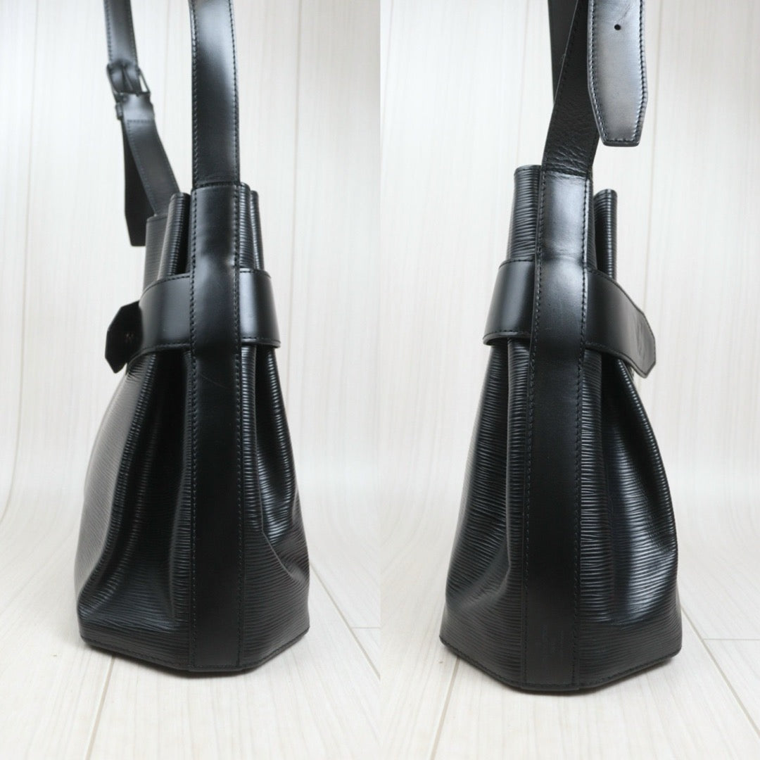Include Entrupy Certificate of Authenticity｜Good ( Rank AB)｜Louis Vuitton Epi Sack de Paul Shoulder Bag Black｜26100805