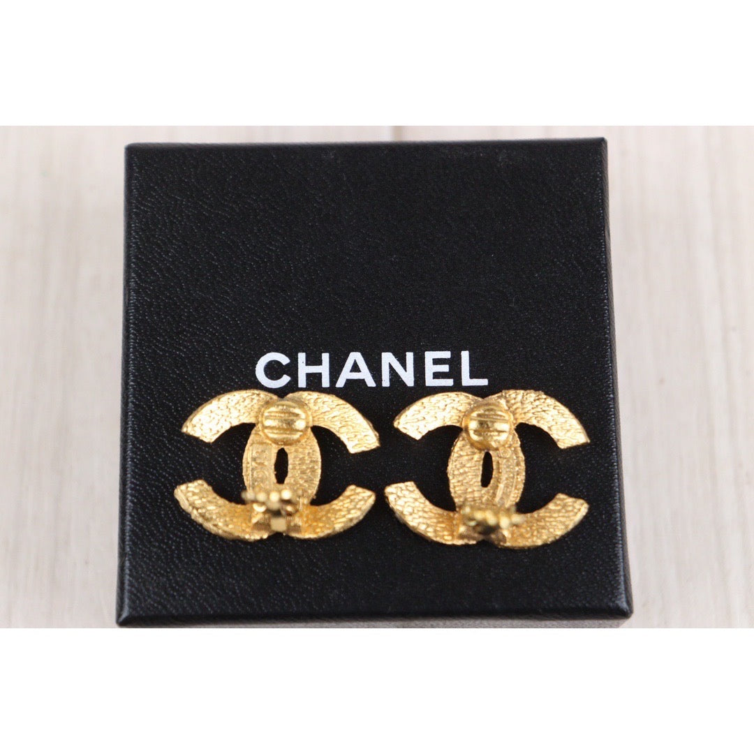 Rank A ｜CHANEL Coco Mark Knitting Design Earrings ｜23102833