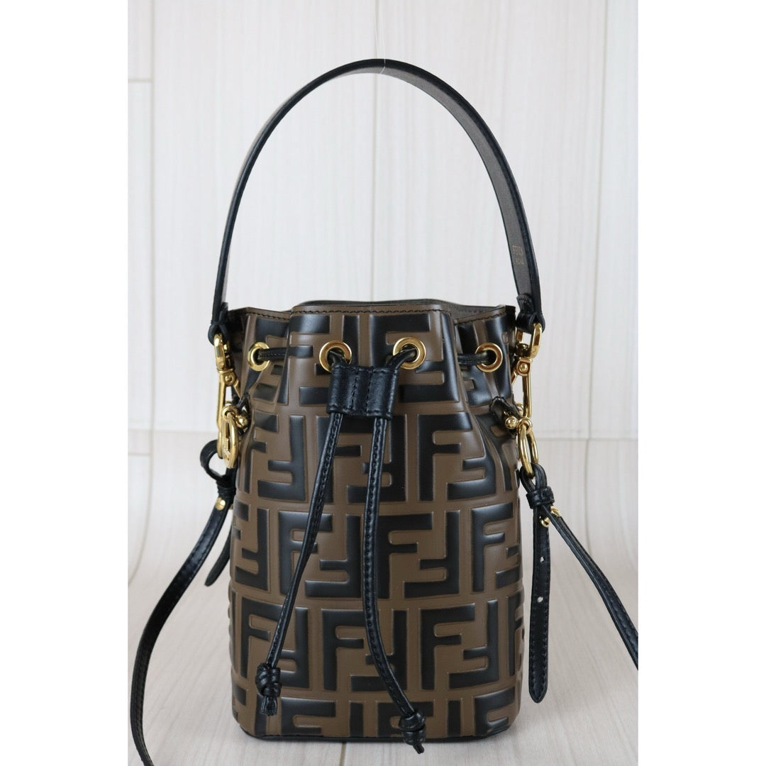 Very Good ( Rank A)｜ FENDI Zucca Calf Leather Mini Mon Tresor Bucket bag Shoulder Bag Brown ｜S25112303