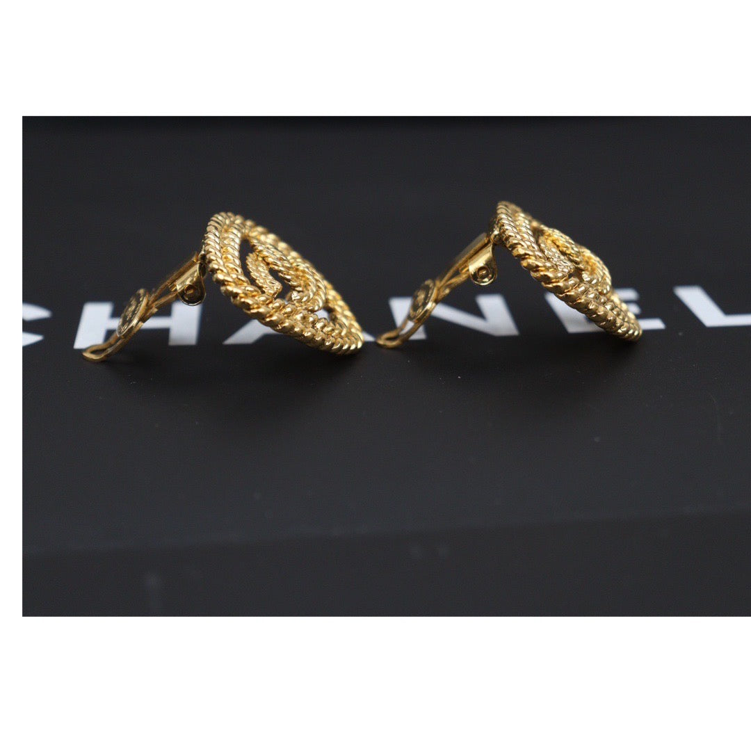 Very Good ( Rank A) ｜CHANEL Coco Mark Gold 24 Plated Earrings ｜Q24040423