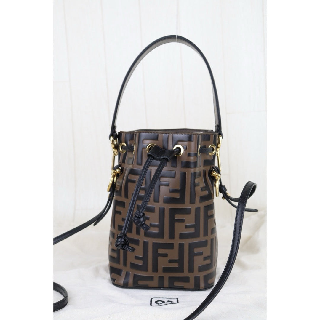 Very Good ( Rank A)｜ FENDI Zucca Mini Mon Tresor Bucket bag Shoulder Bag Brown ｜S25092206