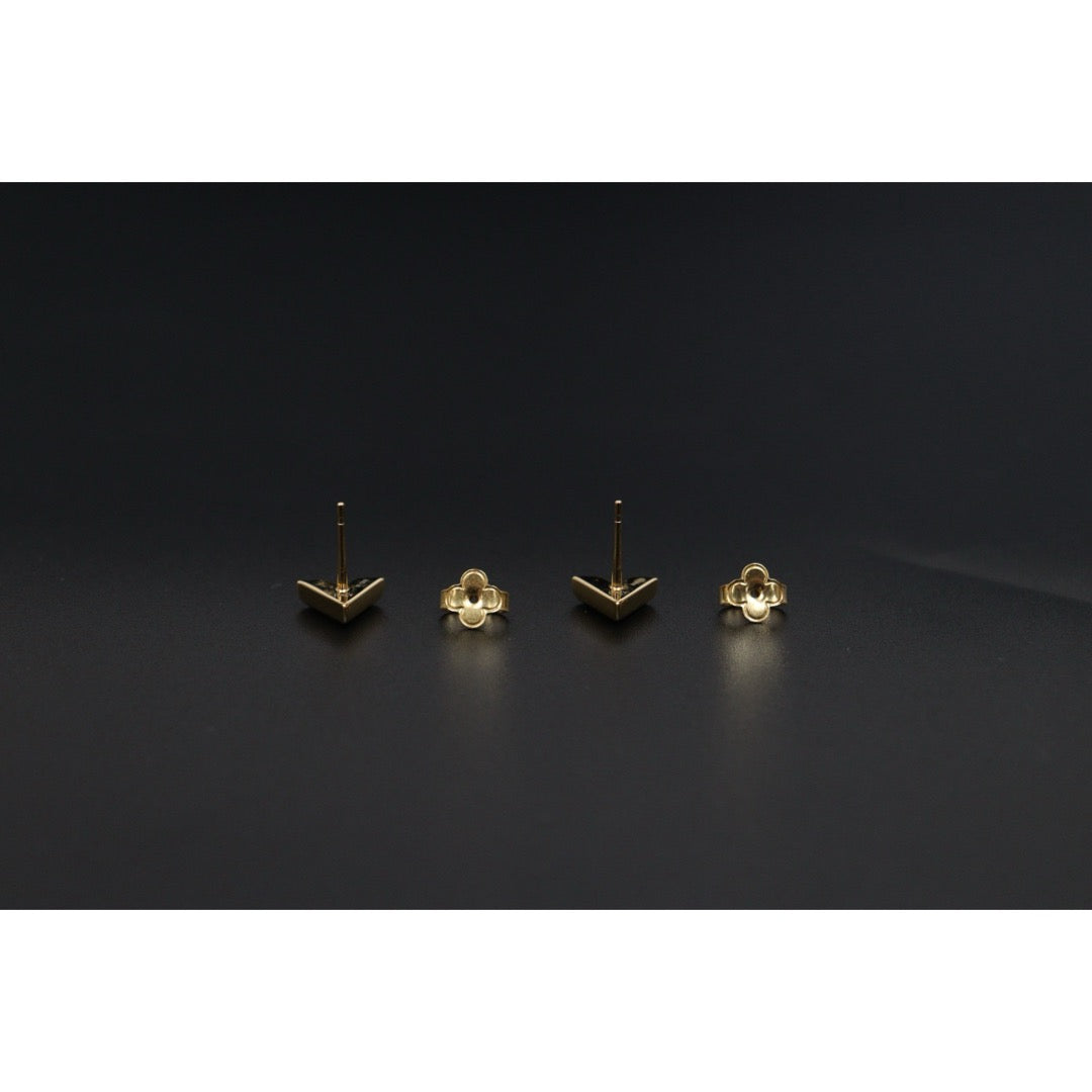 Include Authentic Detective Certificate of Authenticity｜Very Good ( Rank A) ｜ Louis Vuitton Collier Essential V Earrings ｜26042007