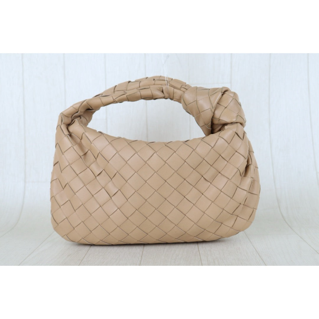 Include Entrupy Certificate of Authenticity｜Very Good ( Rank A)｜ Bottega Veneta Lamb Skin Mini Jodie Hand Bag Beige｜S26083013