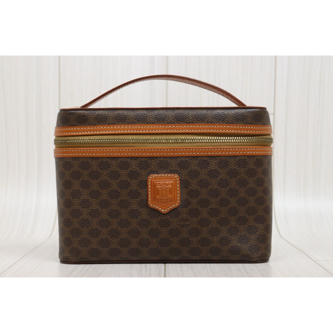 Include Entrupy Certificate of Authenticity｜Very Good ( Rank A)｜ CELINE Macadam Vanity Handbag ｜26031604
