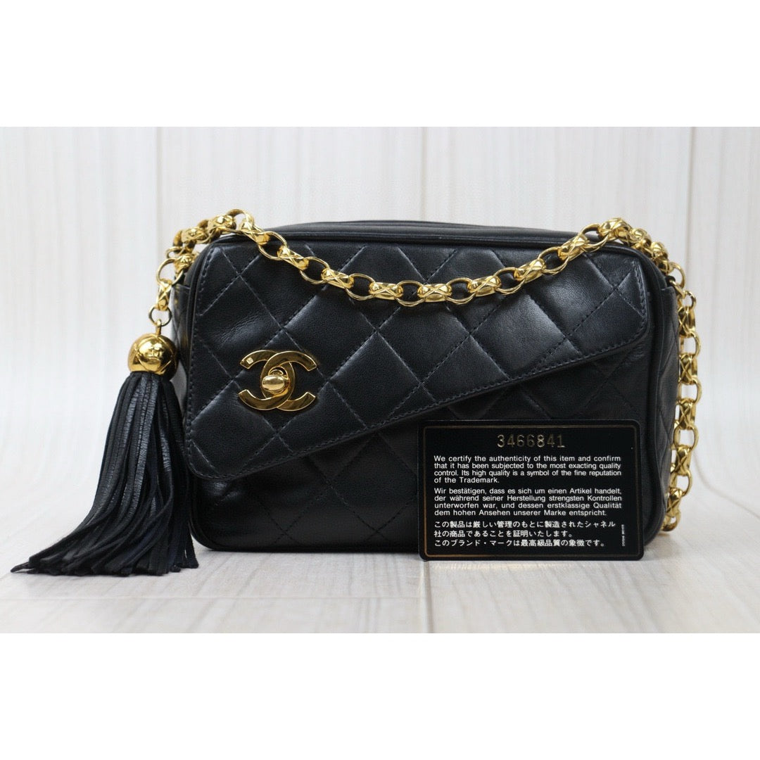 Good ( Rank AB)｜ CHANEL Matrasse Chain Camera Bag  18 Shoulder Bag Black  Made in 1994-1996Year ｜P24120209