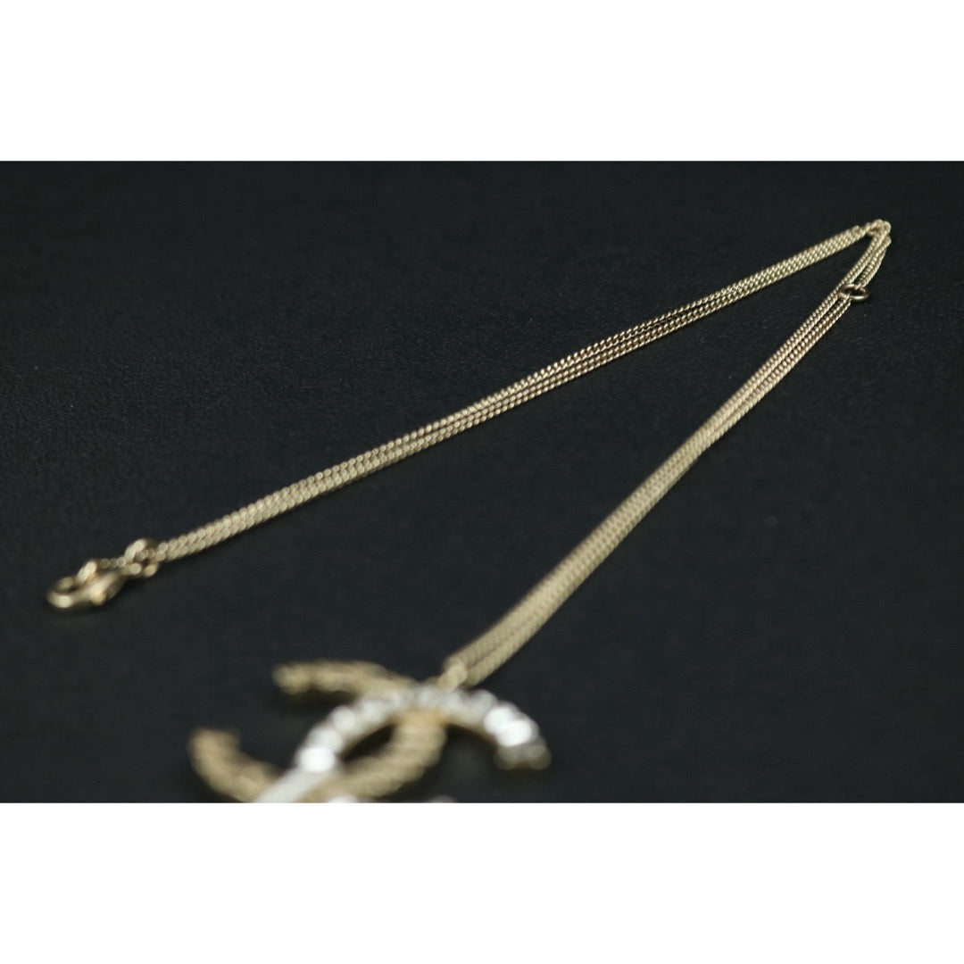 Include Authentic Detective Certificate of Authenticity｜Very Good ( Rank A) ｜ CHANEL B18V Coco Mark  Quilted Rhinestone Choker  Necklace｜S26062302