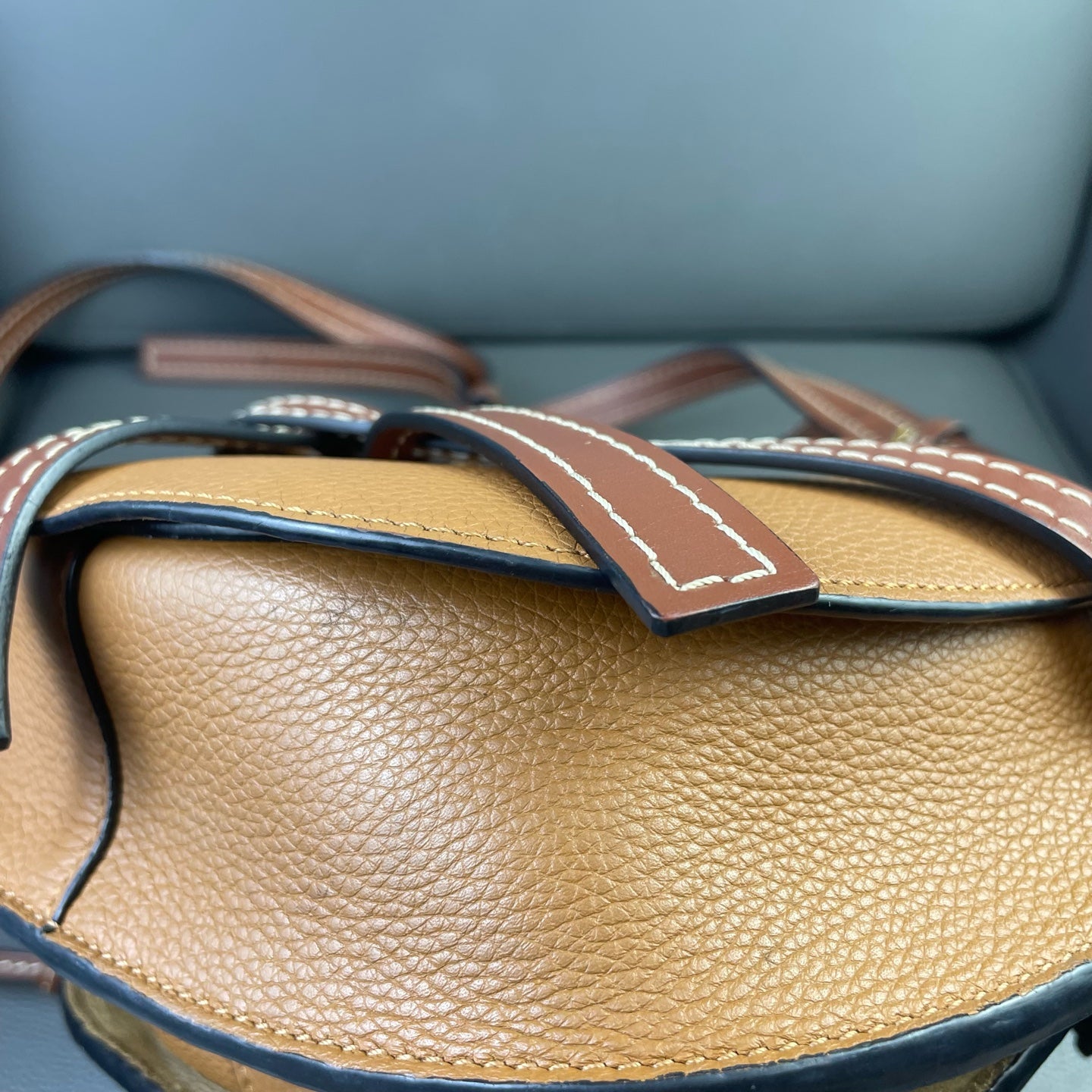 Very Good ( Rank A) ｜ Loewe Gate  Shoulder Bag Caramel｜P24051325