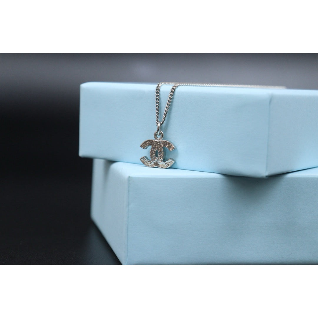 Very Good ( Rank A) ｜ CHANEL Coco Mark  Rhinestone Silver Necklace｜25121204