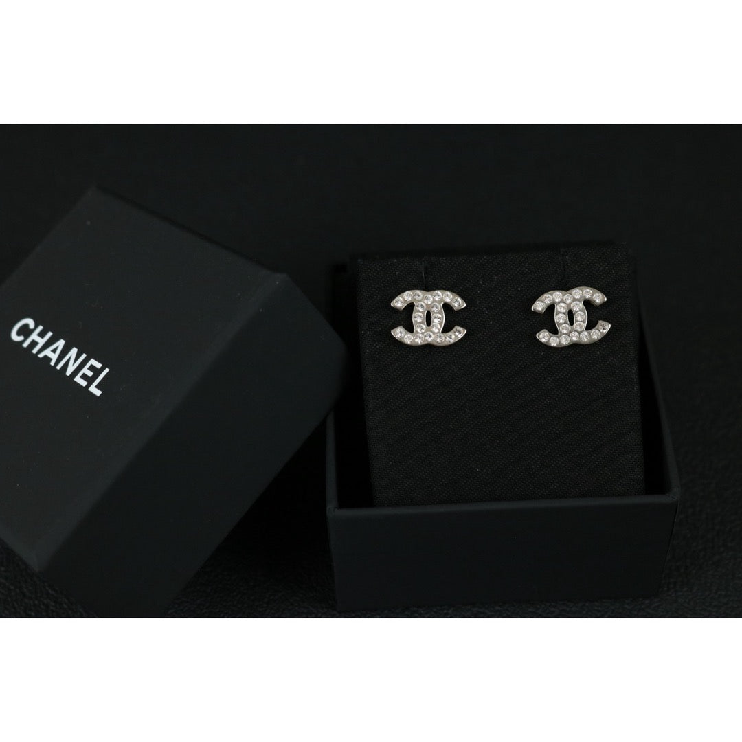 Include Authentic Detective Certificate of Authenticity｜Very Good ( Rank A) ｜CHANEL 08V COCO Mark Rhinestone Earrings Made In 2008Year｜S26040813