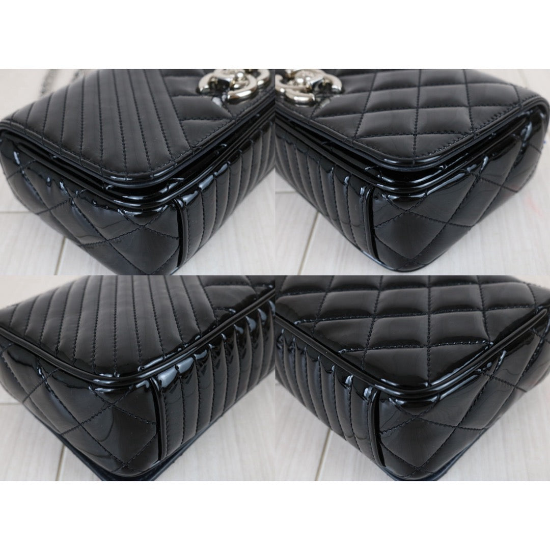 Include Entrupy Certificate of Authenticity｜Excellent（Rank SA）｜CHANEL  Quilted Patent Leather Coco Boy Flap Shoulder Bag Black Made In 2016-2017 Year｜X26083025