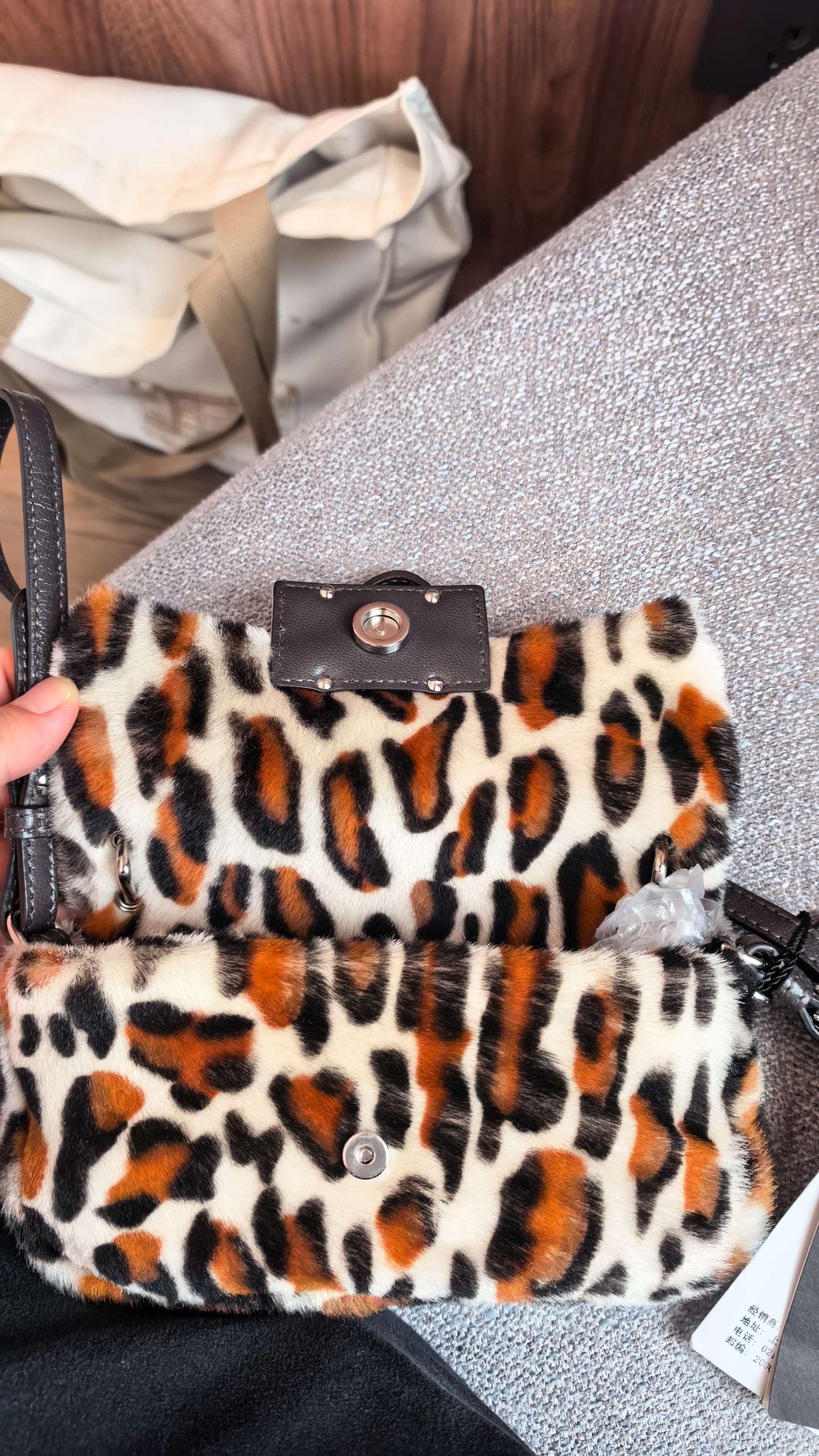 Include Entrupy Certificate of Authenticity｜Very Good ( Rank A)｜ FENDI Mamma Baguette Shoulder Bag