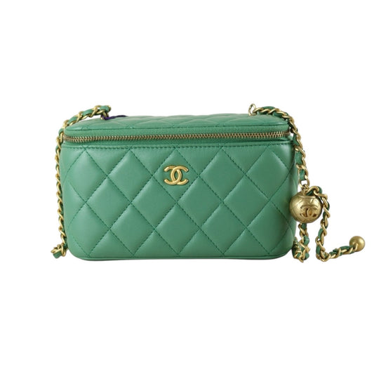 Very Good ( Rank A)｜ CHANEL Matrasse Lamb Skin Vanity Shoulder Bag Green｜R24111208