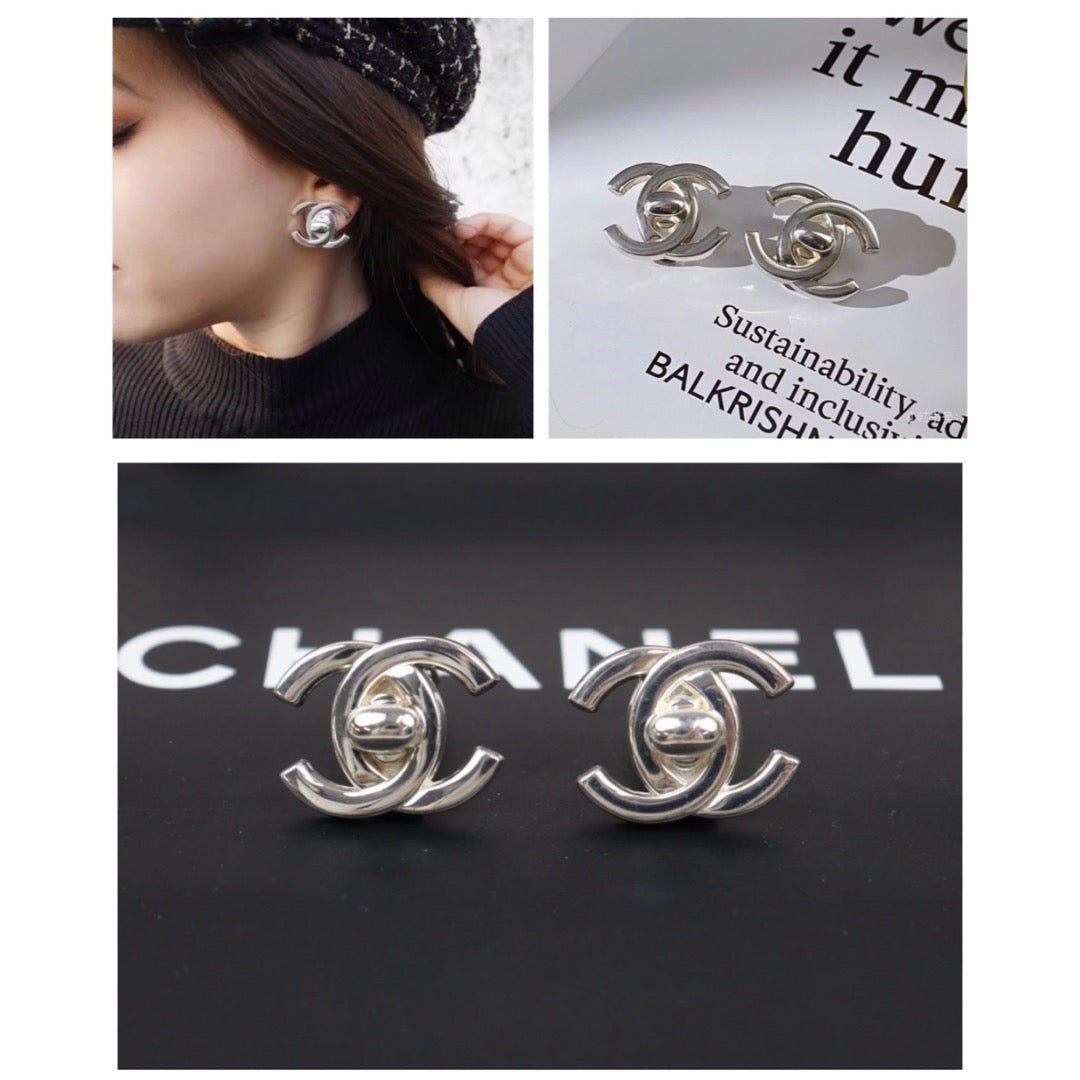 Very Good ( Rank A)｜CHANEL Vintage Silver Earrings Made In 1996 Year ｜V25052512