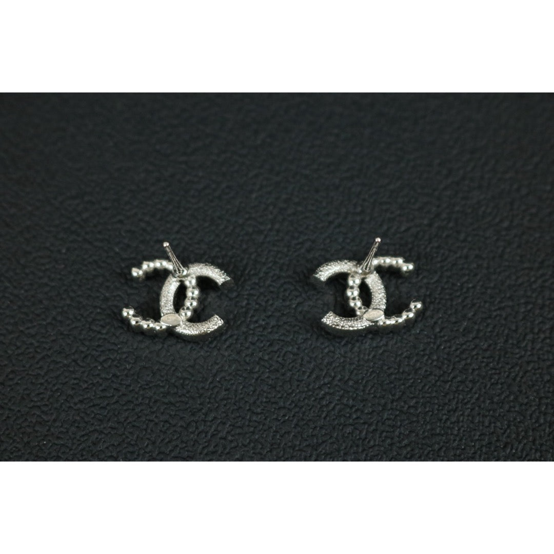Include Authentic Detective Certificate of Authenticity｜Very Good ( Rank A) ｜CHANEL B24S COCO Mark Pearl Rhinestone Earrings Made In 2024Year｜S26061603