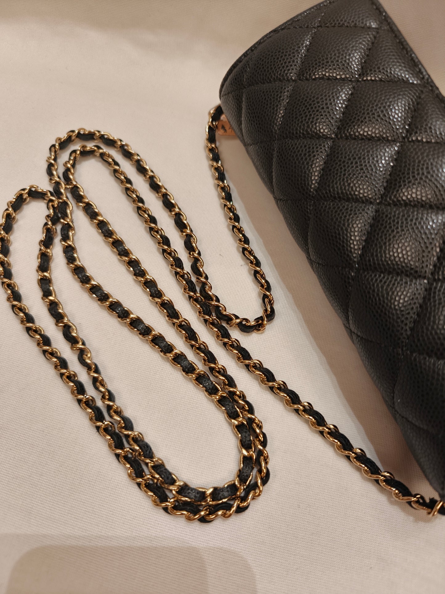 Include Entrupy Certificate of Authenticity｜Very Good ( Rank A)｜ CHANEL Caviar Skin  Calf Leather Black Shouldrr Bag