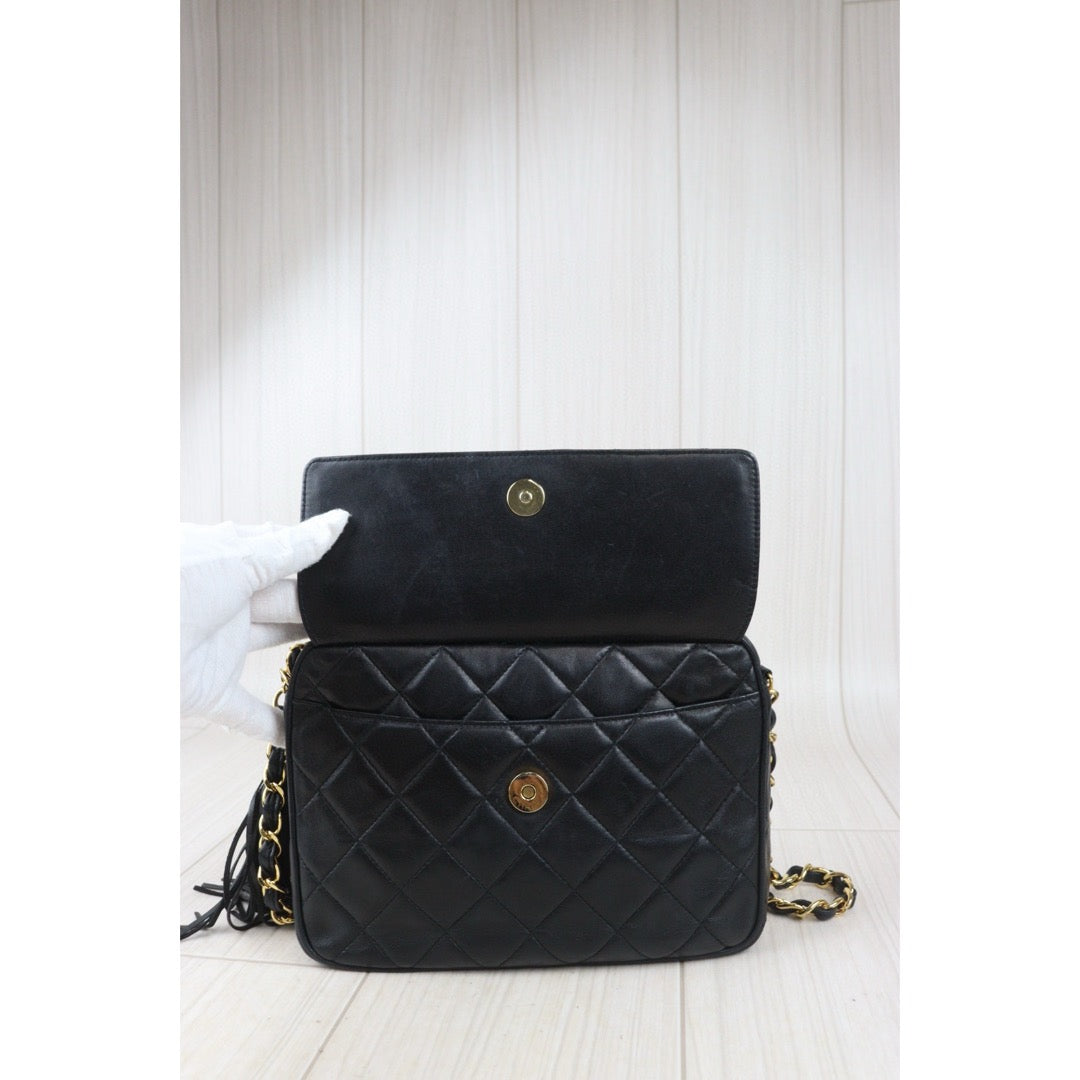 Good ( Rank AB)｜ CHANEL Matrasse Chain Camera Bag  23 Shoulder Bag Black  Made in 1994-1996Year ｜P24083005