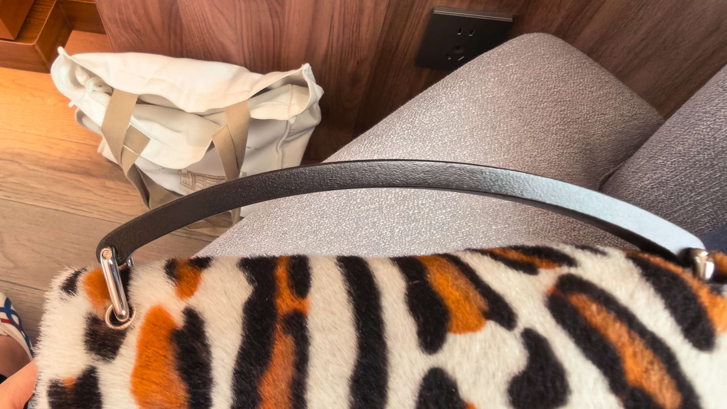 Include Entrupy Certificate of Authenticity｜Very Good ( Rank A)｜ FENDI Mamma Baguette Shoulder Bag