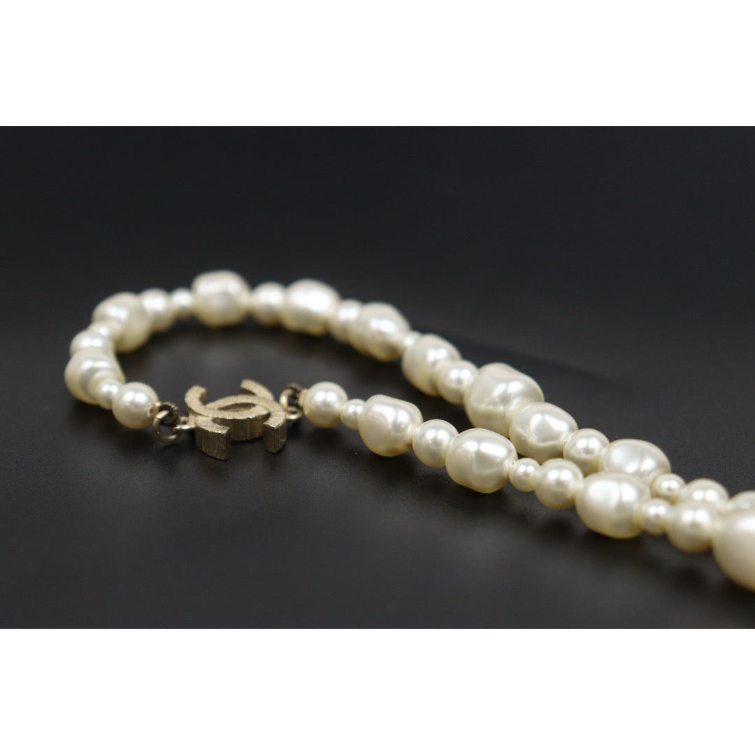 Very Good ( Rank A)｜ CHANEL Coco Mark Baroque Pearl Long Necklace｜S25110438