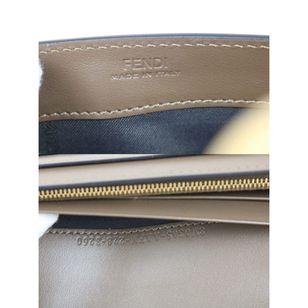 Include Entrupy Certificate of Authenticity｜Very Good ( Rank A)｜ FENDI Mamma Calf Leather Chain Bag  Gold Hardware ｜X26070606