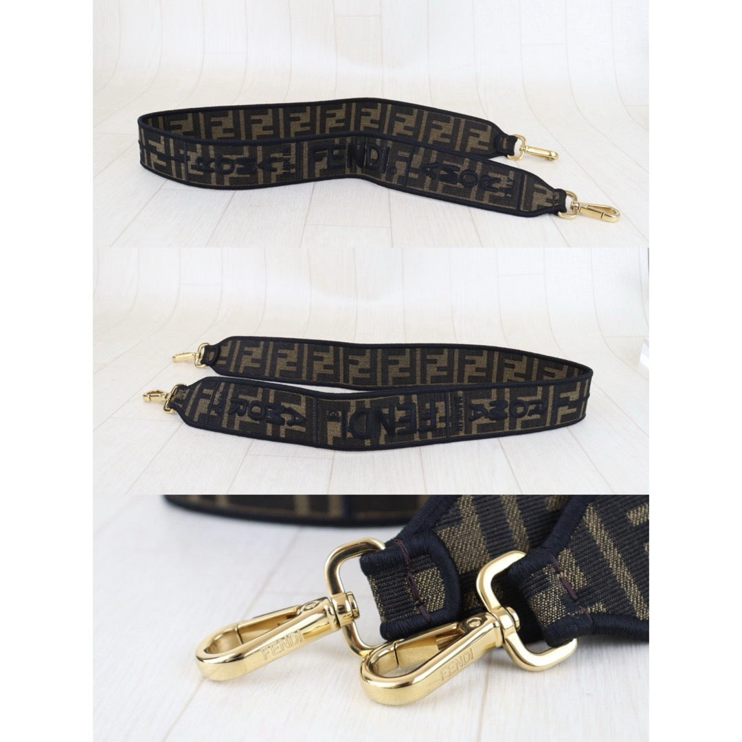 Very Good ( Rank A)｜ FENDI Mamma Baguette Shoulder Bag  Gold Hardware Current Model｜S25110325