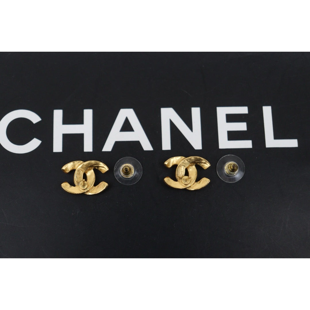 Very Good ( Rank A) ｜CHANEL Coco Mark 18K Gold Plating Earrings Made In 2000 Year｜25120901
