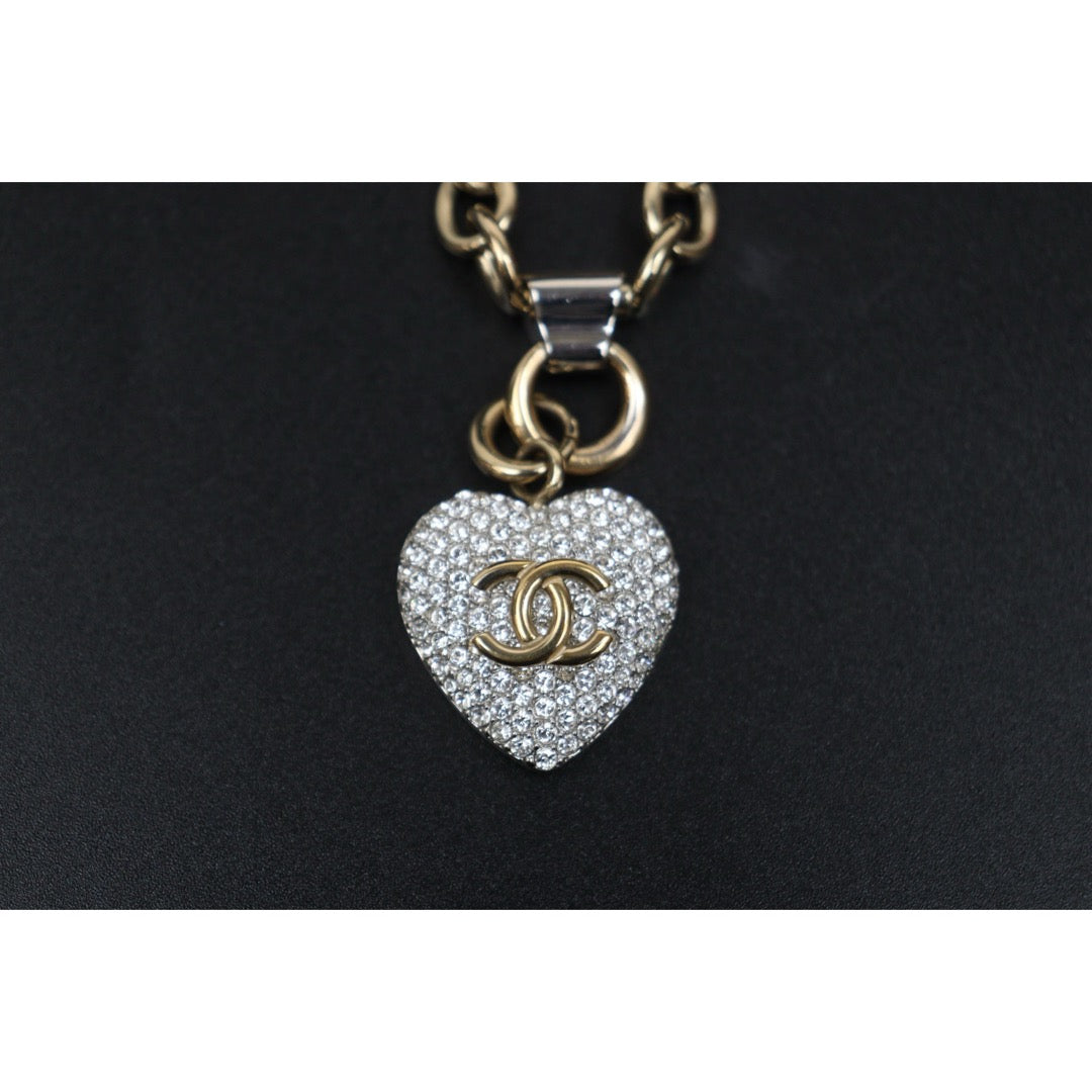 Include Authentic Detective Certificate of Authenticity｜Very Good ( Rank A) ｜CHANEL COCO Mark  B21V Rhinestone Heart Necklace  Made In 2021Year｜S26031003