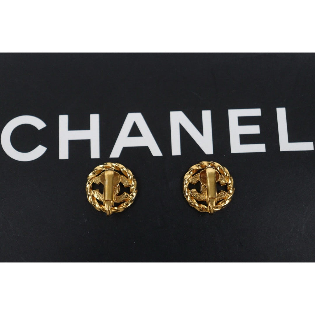Include Authentic Detective Certificate of Authenticity｜Very Good ( Rank A) ｜ CHANEL  Coco Mark Golden Plated Rhinestone  Earrings ｜26030502