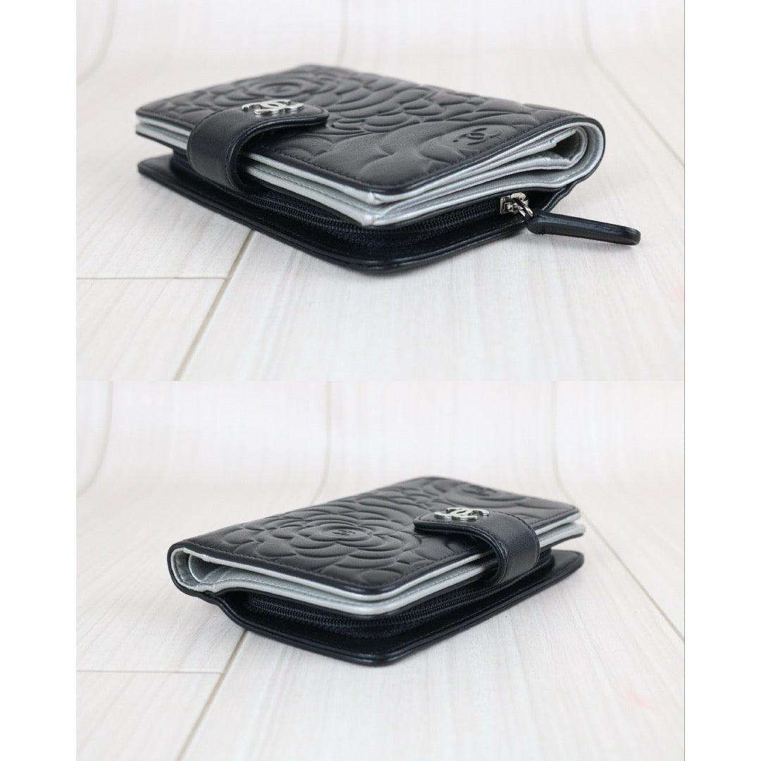Include Entrupy Certificate of Authenticity｜Very Good ( Rank A)｜CHANEL Lambskin Camellia Embossed Flap Black Wallet Made In 2012-2013Year｜X26062909