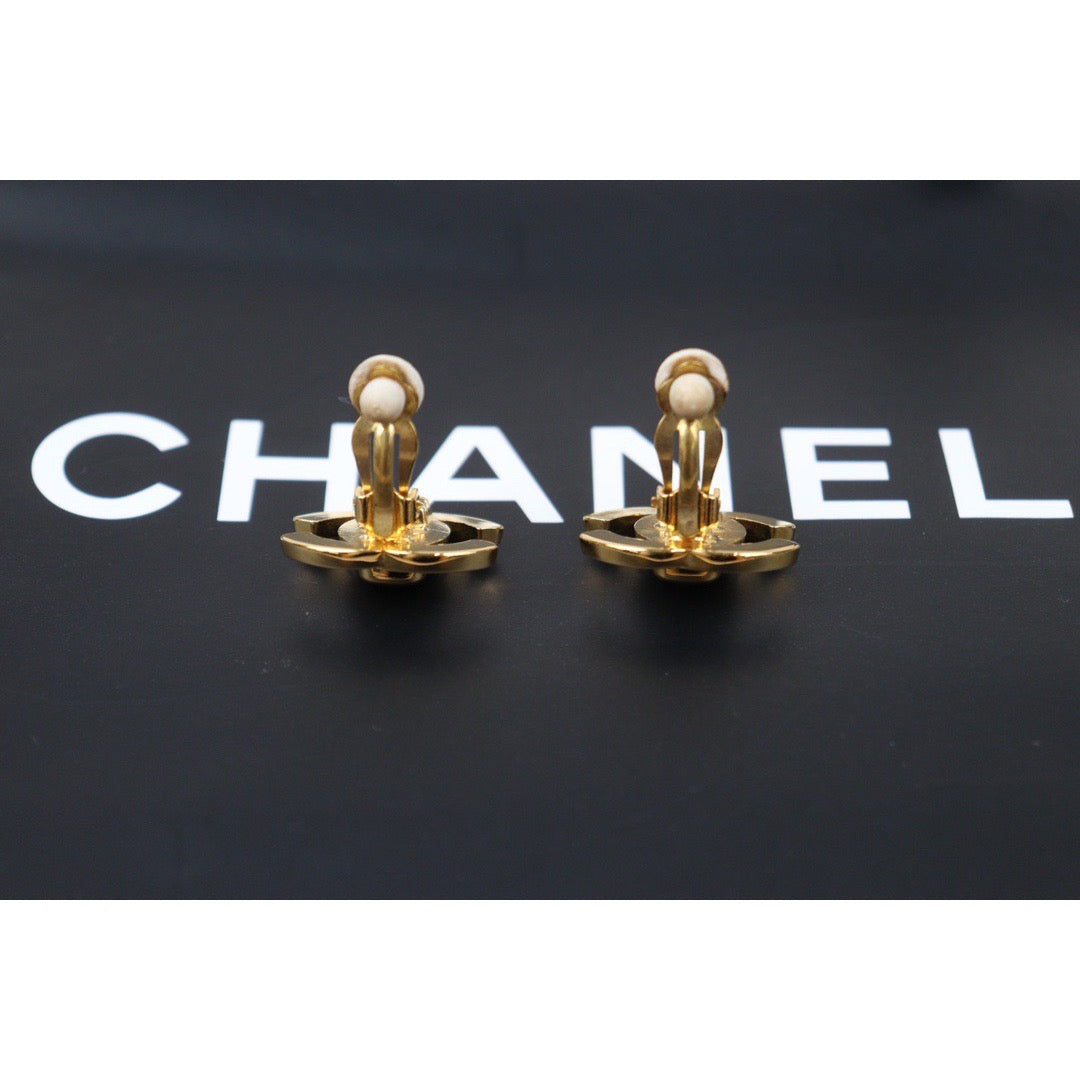 Rank A ｜CHANEL Vintage 18K Gold Plating Earrings  Made In 1995Year ｜24070514