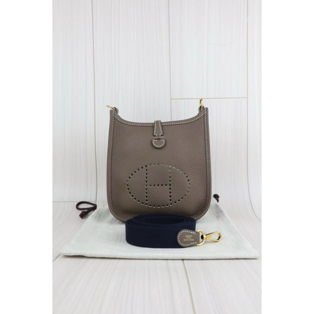Very Good ( Rank A)｜ HERMES Mini Evelyn 16 Shoulder Bag  Etoupe Gray D Stamp Made In 2019 Year｜W25082901