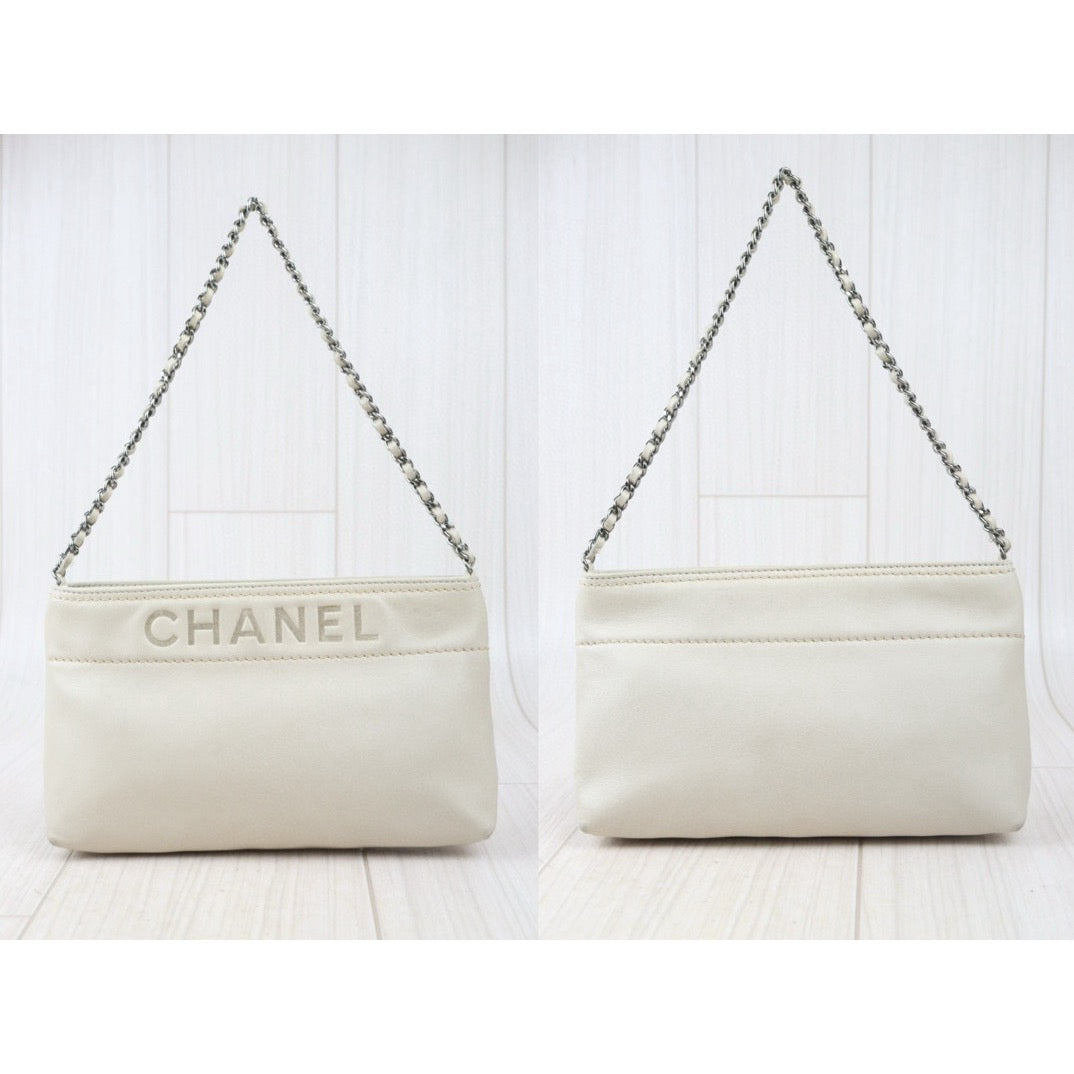 Very Good ( Rank A)｜ CHANEL Lanbskin  Pearl White Shoulder Bag Made In 2004～2005Year ｜24083017