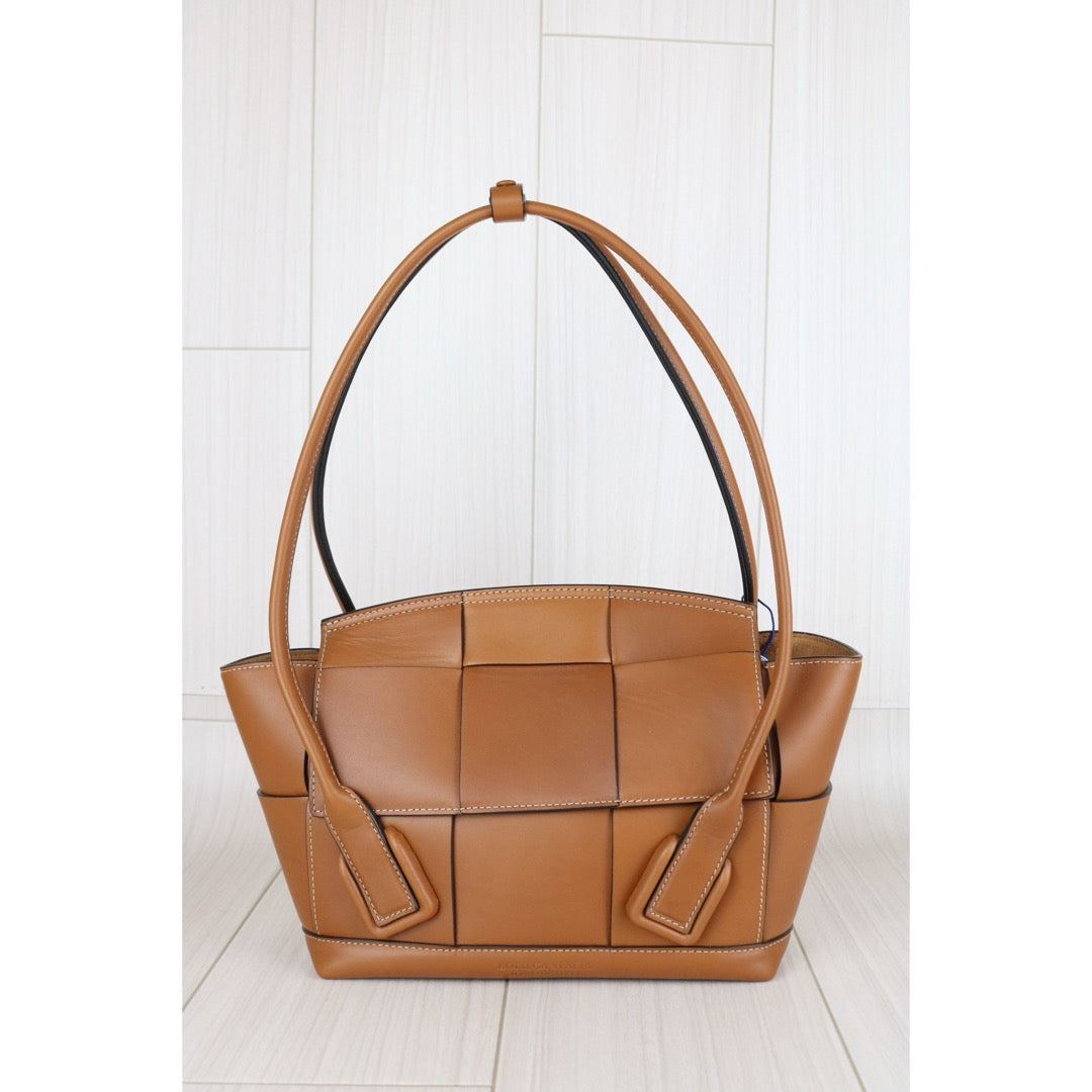 Very Good ( Rank A)｜ Bottega Veneta Calf Leather Arcoe33  HandBag Caramel｜S25111304