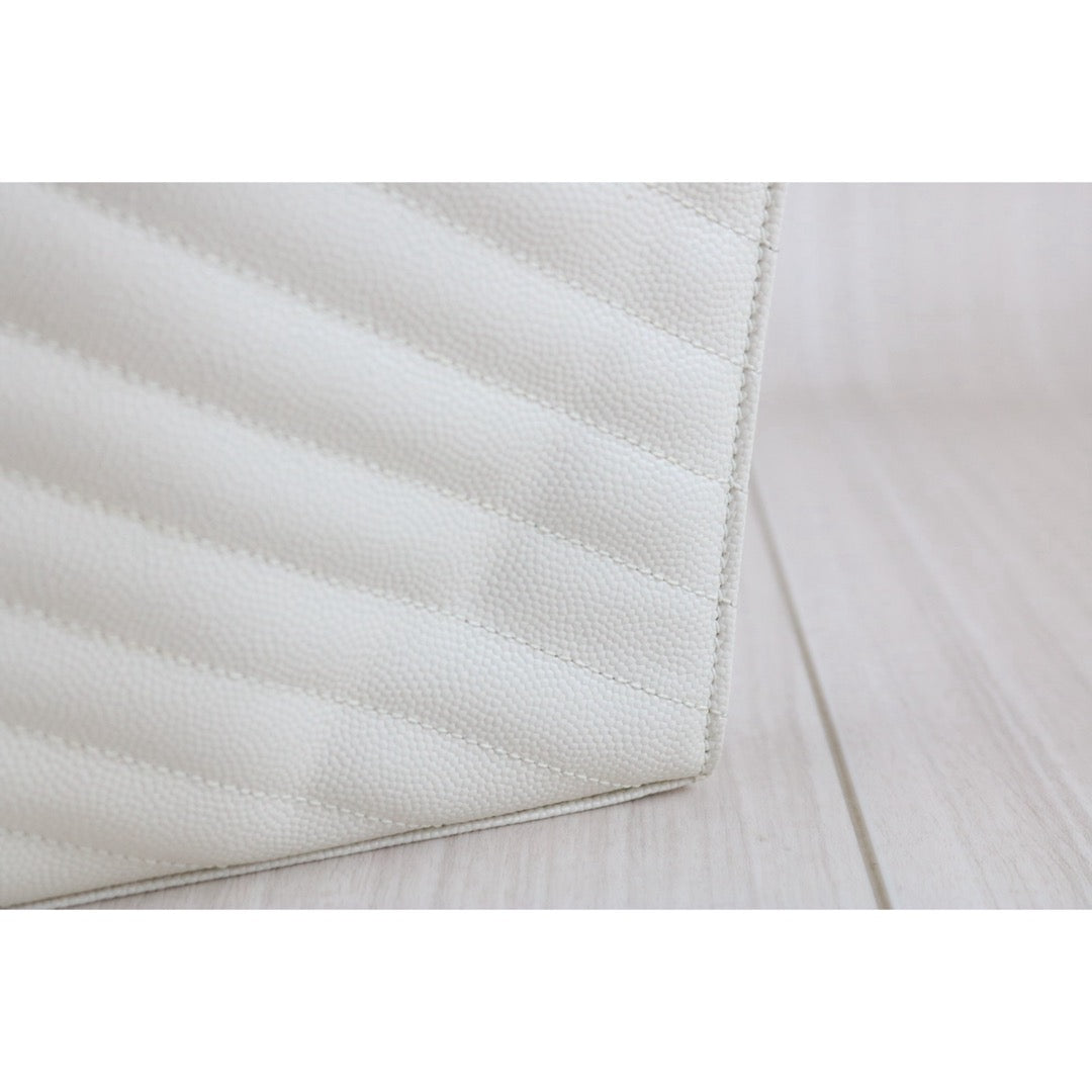 Include Entrupy Certificate of Authenticity｜Very Good ( Rank A)｜ Saint Laurent YSL Caviar Skin Shoulder Bag White MM｜X26041417