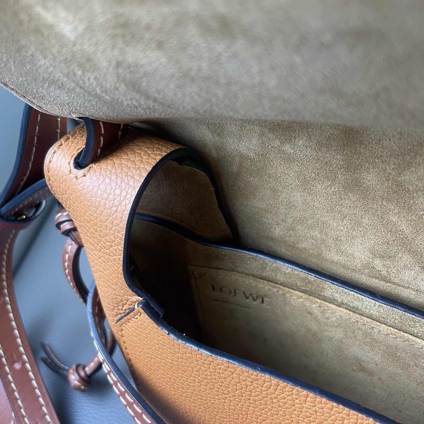 Very Good ( Rank A) ｜ Loewe Gate  Shoulder Bag Caramel｜P24051325