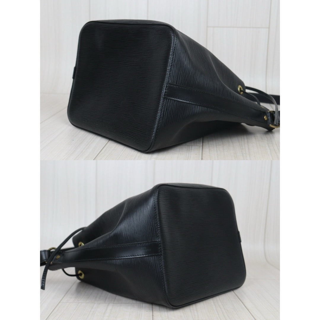 Very Good ( Rank A) ｜ LV Epi Shoulder Bag Black｜24092415