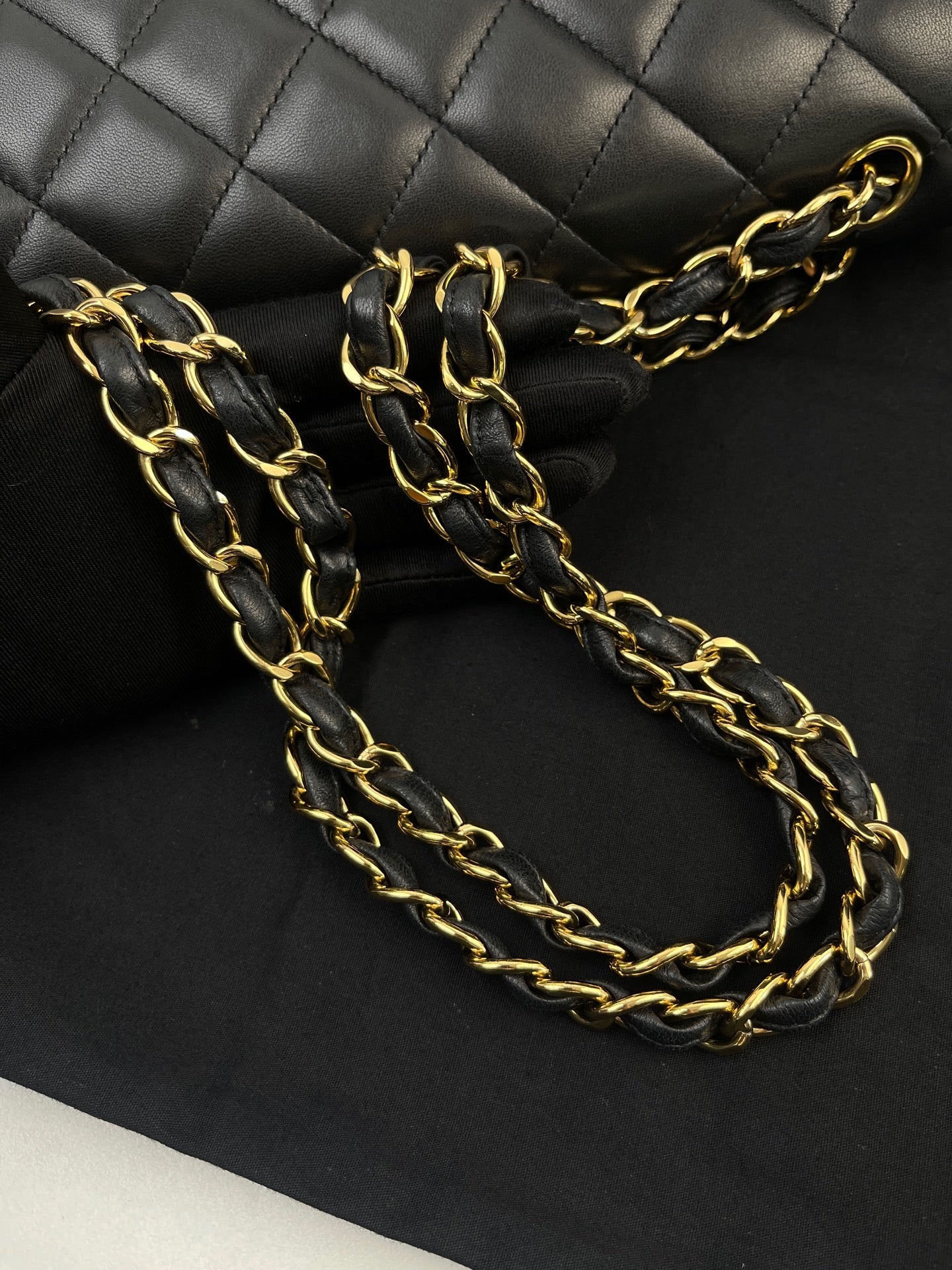 Very Good ( Rank A)｜CHANEL Matrasse Chain Lam Skin Maxi Black