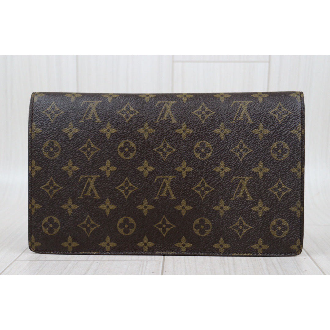 Rank AB ｜ LV Monogram Courcelles Clutch ｜24021904