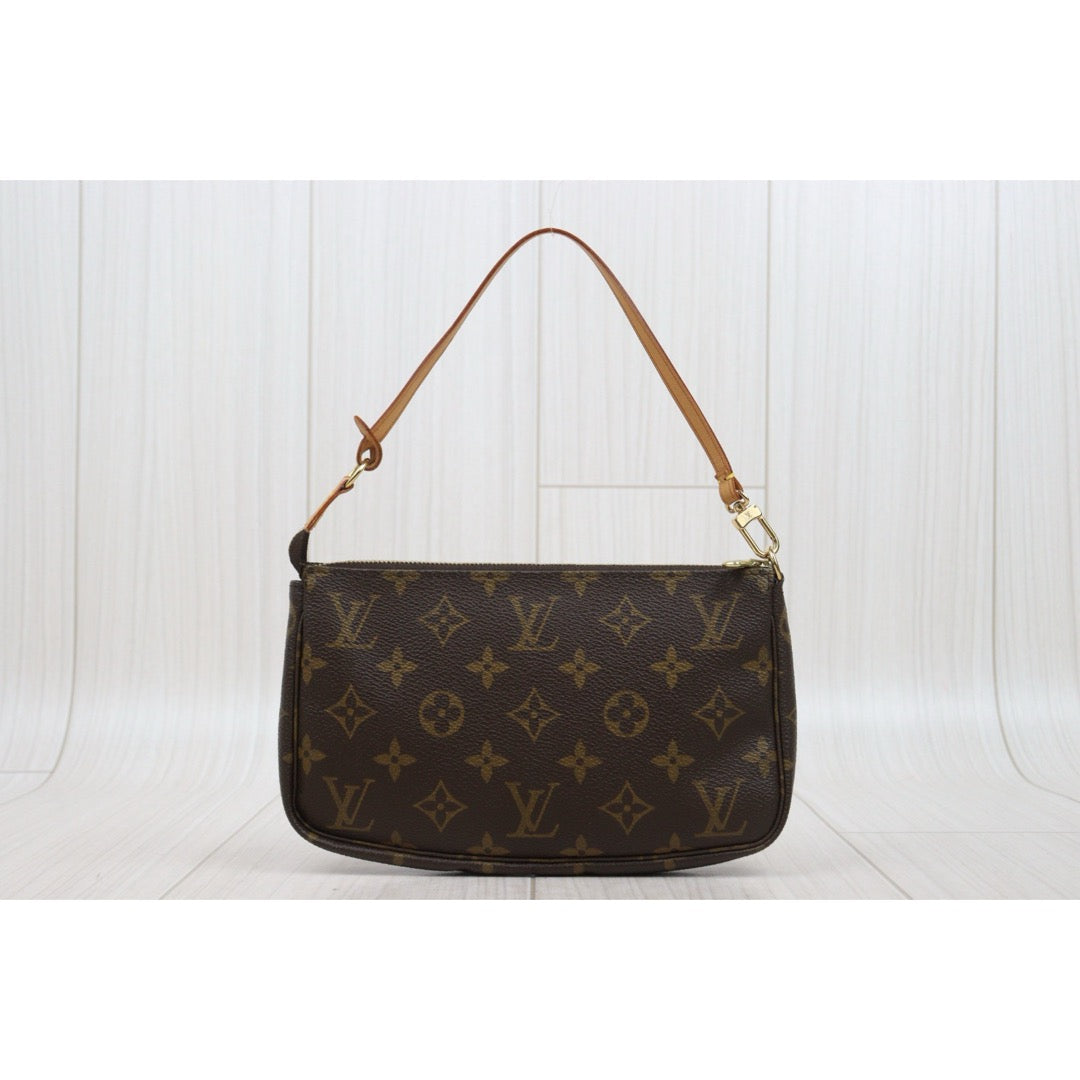 Very Good ( Rank A)｜LV Monogram Pochette Accessoires ｜25080707