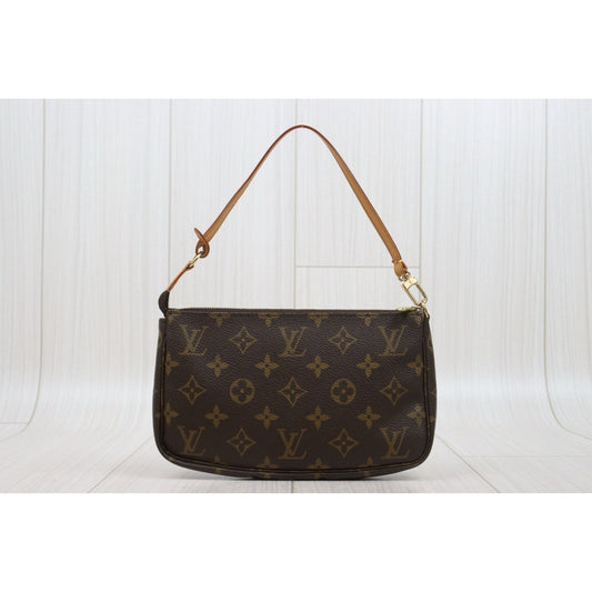 Very Good ( Rank A)｜LV Monogram Pochette Accessoires ｜25080707