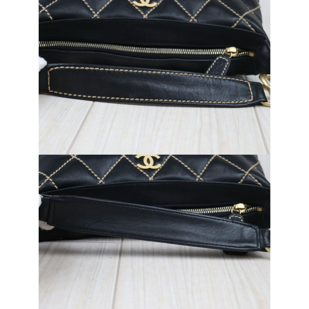 Rank AB｜ CHANEL Hobo Calf Leather Shoulder Bag  Made In 2002～2003Year｜V24071805