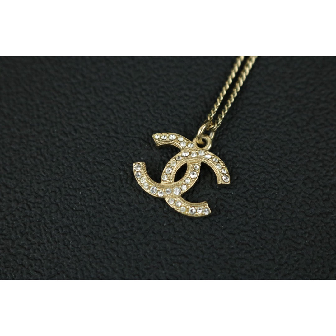 Include Authentic Detective Certificate of Authenticity｜Very Good ( Rank A) ｜ CHANEL A17S Coco Mark  Pearl Rhinestone Choker  Necklace｜S26062511
