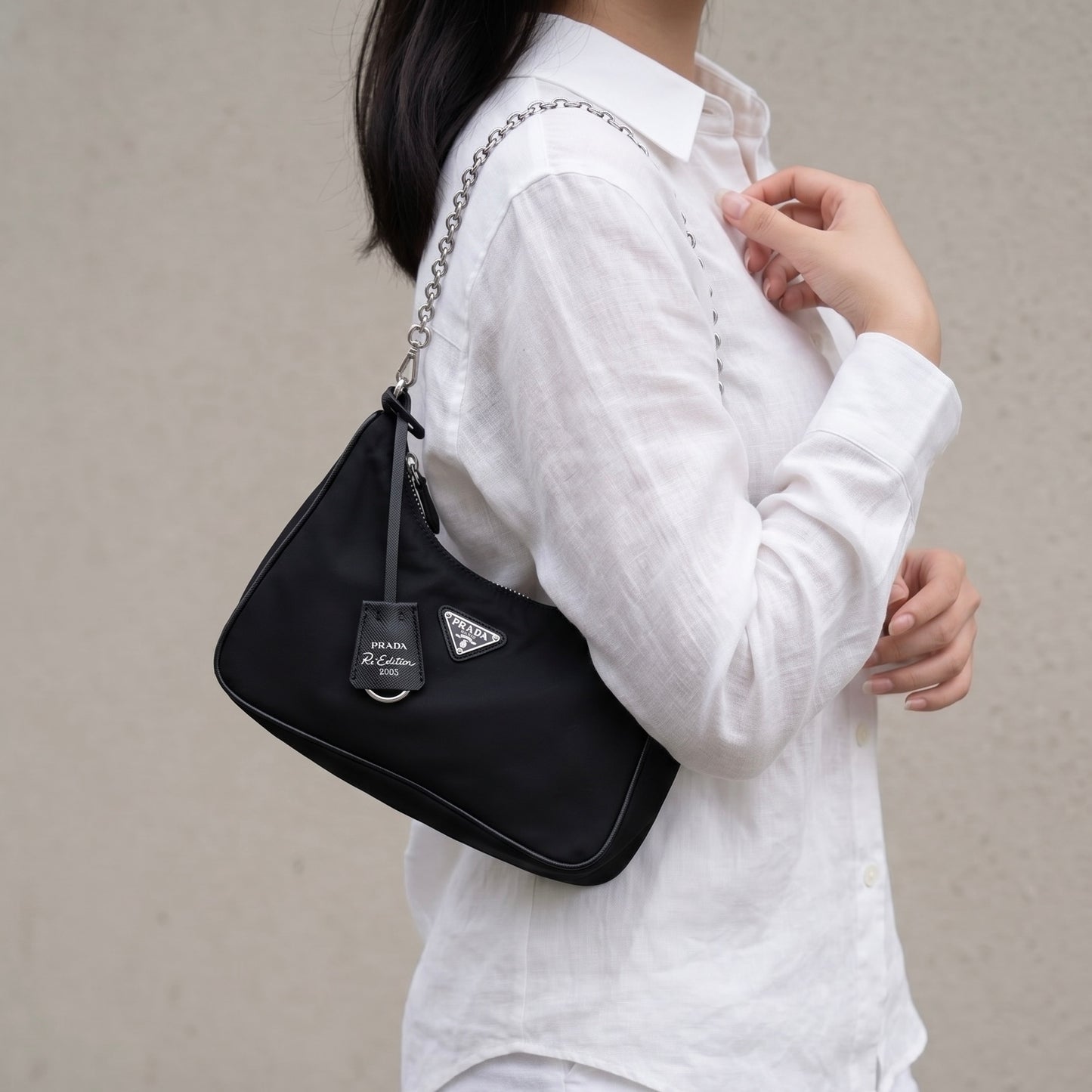 Include Entrupy Certificate of Authenticity｜Very Good ( Rank A)｜ PRADA Re-Edition 2005 Re-Nylon Hobo ｜S26062903